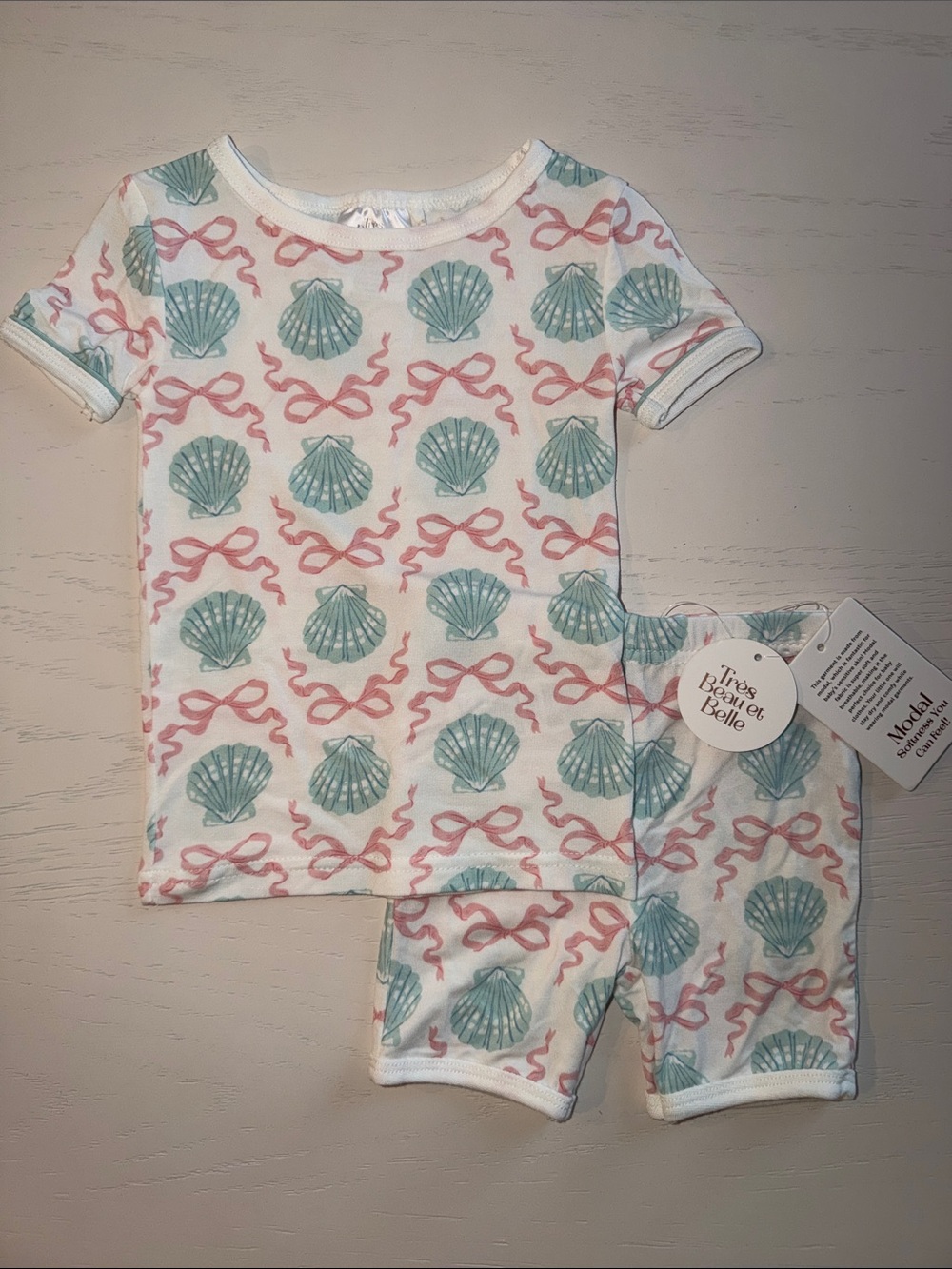 Tres Beau et Belle Girl Shell & Bow Short Pajama Set 24 months 2T 3T 4T